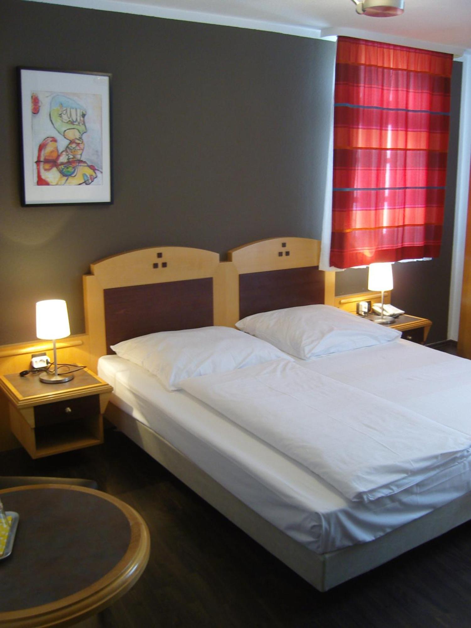 Zum Loewen Hotel Bad Homburg vor der Hoehe Exterior photo