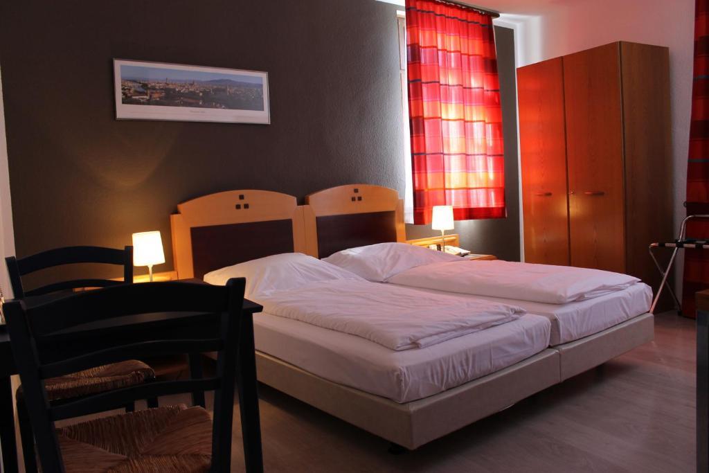 Zum Loewen Hotel Bad Homburg vor der Hoehe Room photo